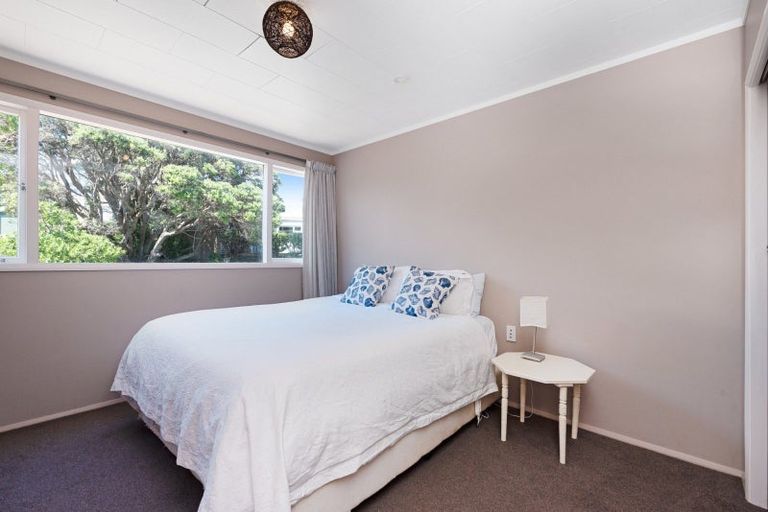 Photo of property in 104 Marine Parade, Paraparaumu Beach, Paraparaumu, 5032