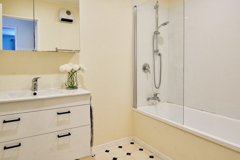 Photo of property in 27 Old Coach Road, Johnsonville, Wellington, 6037