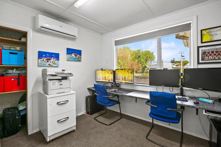 Photo of property in 53 Govett Avenue, Frankleigh Park, New Plymouth, 4310