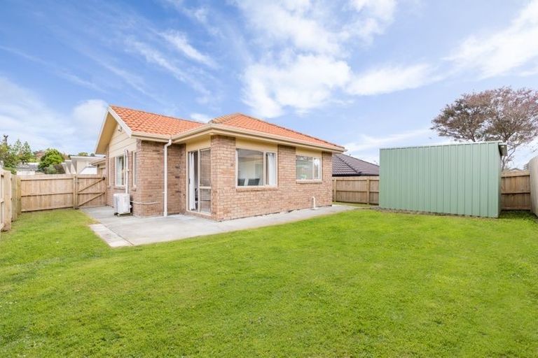 Photo of property in 7b Woodbank Drive, Glen Eden, Auckland, 0602