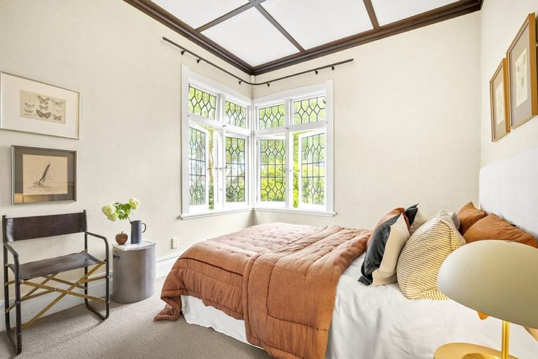 Photo of property in 17 Queen Street, Northcote Point, Auckland, 0627