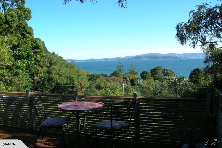 Photo of property in 5 Kaitawa Road, York Bay, Lower Hutt, 5013