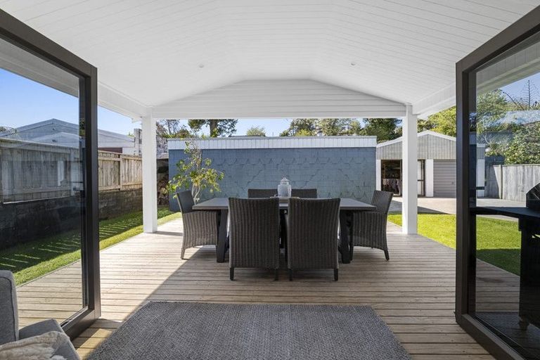 Photo of property in 14 Bromley Place, Westown, New Plymouth, 4310