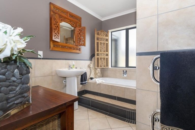 Photo of property in 5 La Colina Place, Bethlehem, Tauranga, 3110