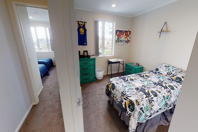 Photo of property in 23 Stitchbird Crescent, Papakura, 2110