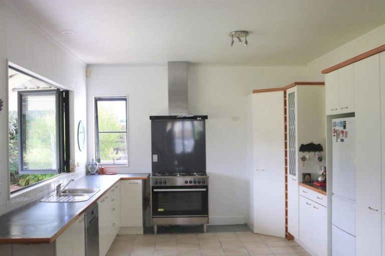 Photo of property in 741a Swanson Road, Swanson, Auckland, 0612