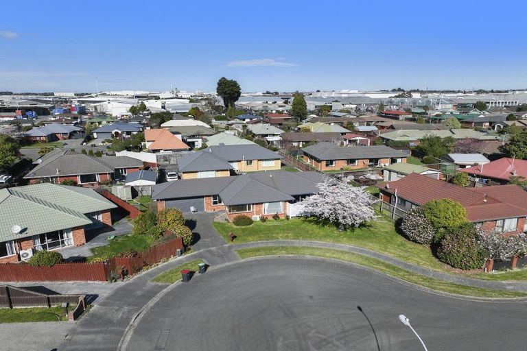 Photo of property in 28 Peebles Drive, Hei Hei, Christchurch, 8042