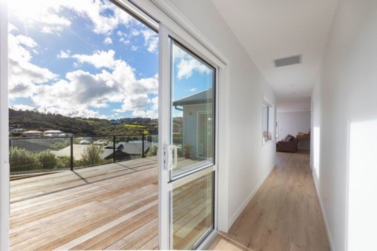 Photo of property in 19 Ariel Place, Snells Beach, 0920