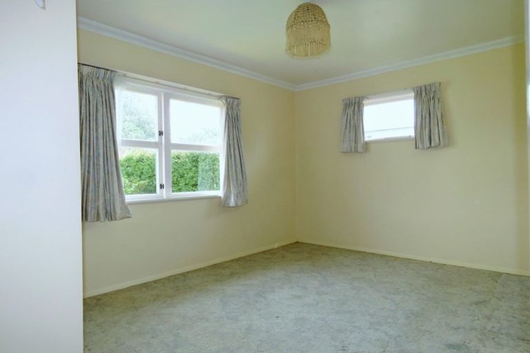 Photo of property in 16 Bledisloe Street, Levin, 5510