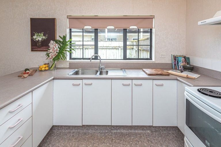 Photo of property in 6a Saint Helens Place, Tawhero, Whanganui, 4501