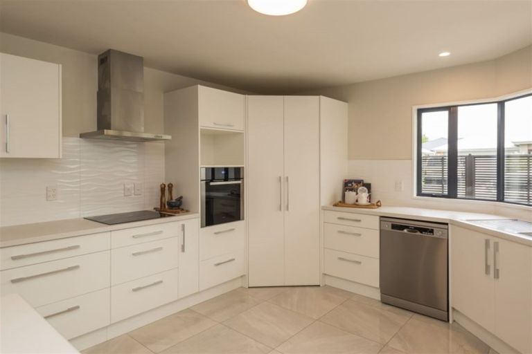 Photo of property in 27 Nyoli Street, Northcote, Christchurch, 8052