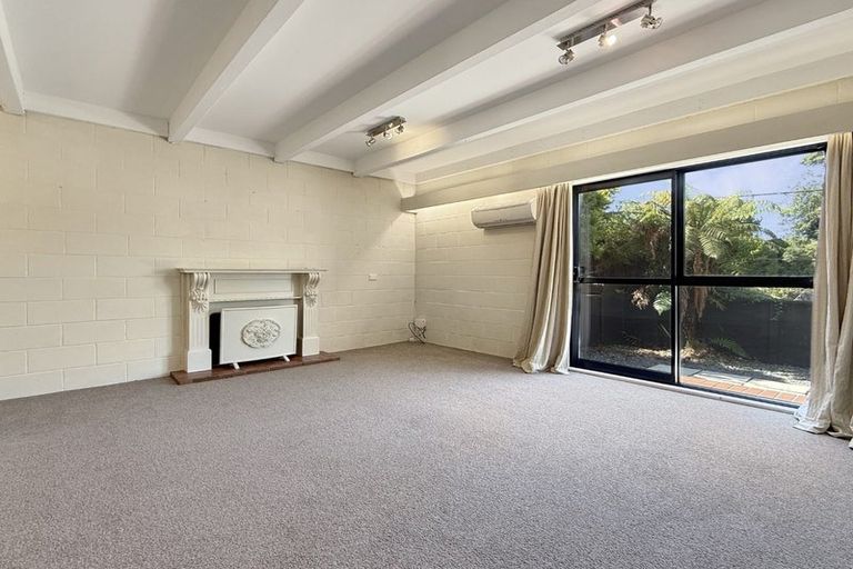 Photo of property in 35 Burma Road, Khandallah, Wellington, 6035