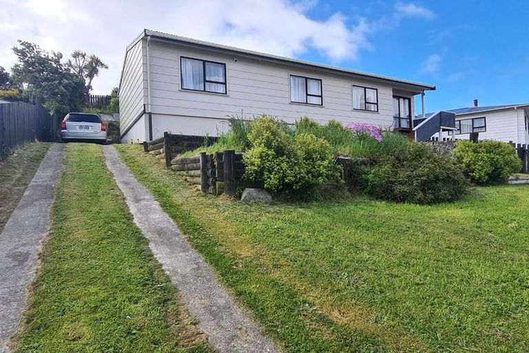 Photo of property in 35 Almora View, Ascot Park, Porirua, 5024