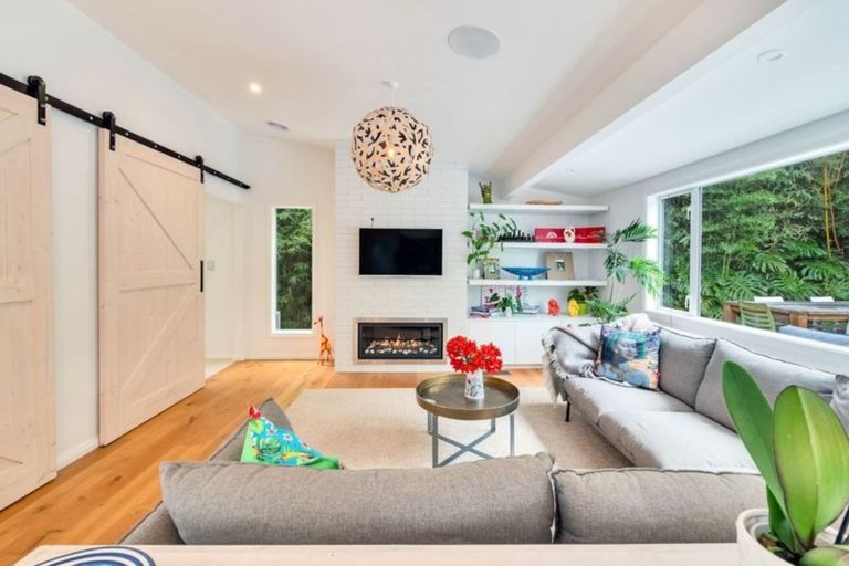 Photo of property in 9 Cloverly Crescent, Campbells Bay, Auckland, 0630