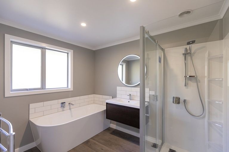 Photo of property in 45 Great North Road, Waipawa, 4210