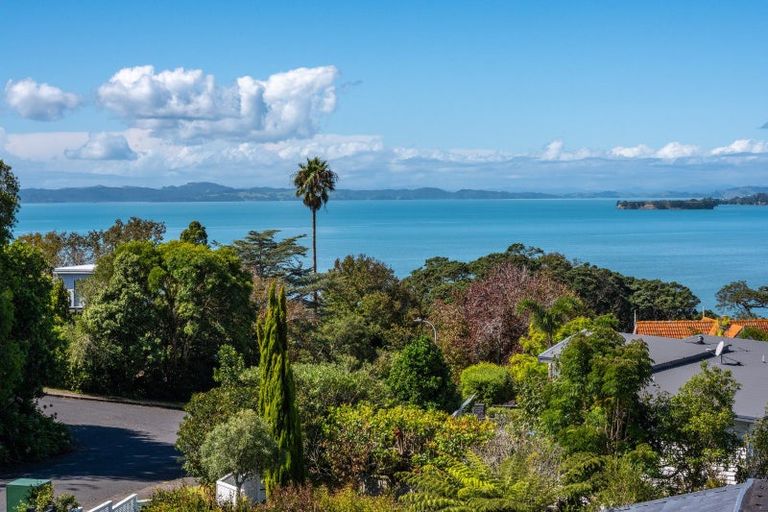 Photo of property in 1 Page Point, Mellons Bay, Auckland, 2014