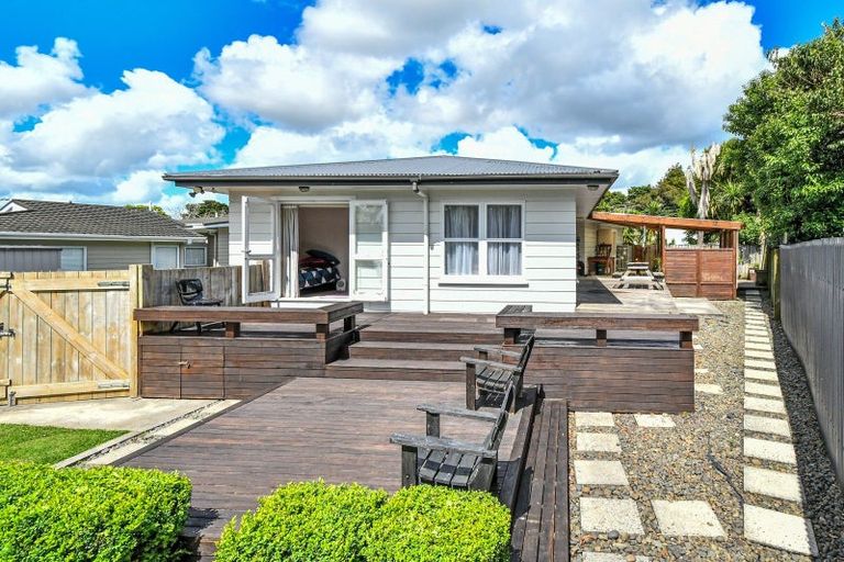 Photo of property in 2 Hillcrest Grove, Hillpark, Auckland, 2102