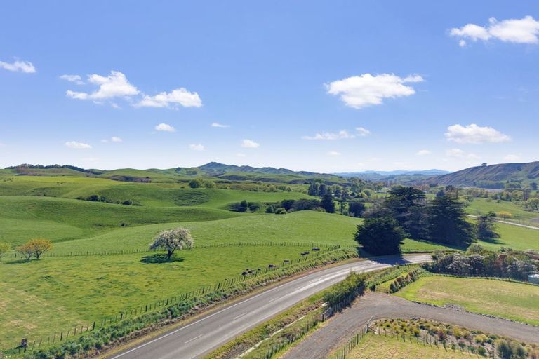 Photo of property in 710b Pourerere Road, Otane, Waipawa, 4271
