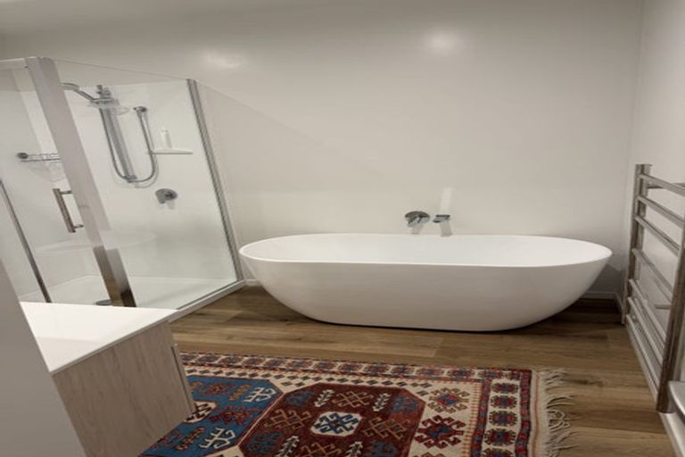 Photo of property in 211/2 Onepu Road, Kilbirnie, Wellington, 6022