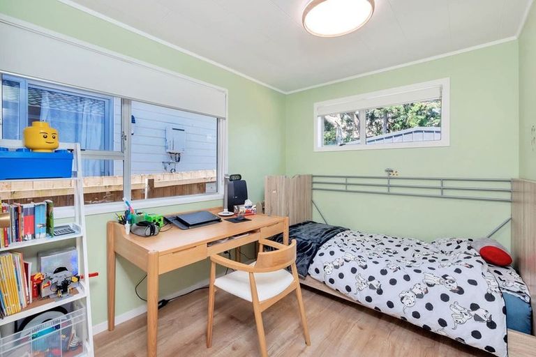 Photo of property in 58 Awaruku Road, Torbay, Auckland, 0630