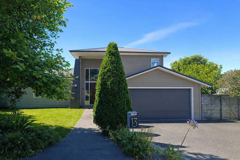 Photo of property in 13 Te Puia Drive, Aotea, Porirua, 5024