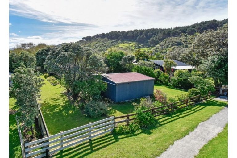 Photo of property in 4 Mission Road, Port Waikato, Tuakau, 2695