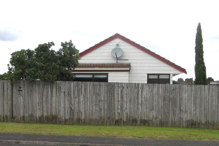 Photo of property in 27 Athena Drive, Totara Vale, Auckland, 0629