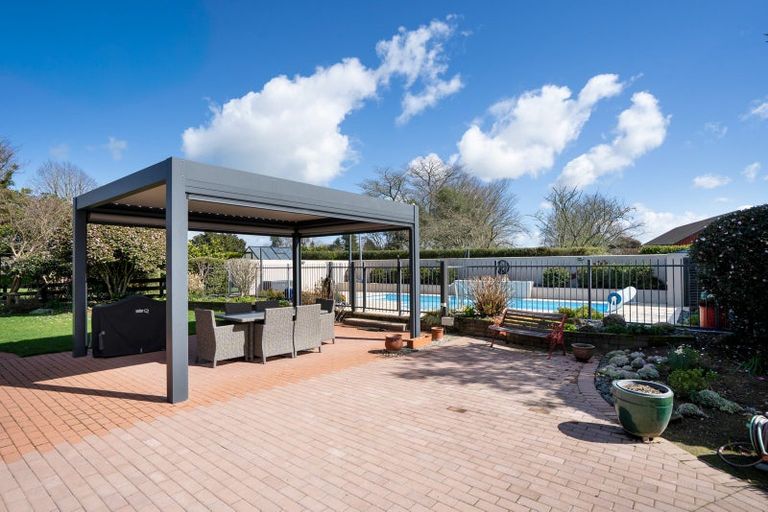 Photo of property in 347 Racecourse Road, Cambridge, 3493