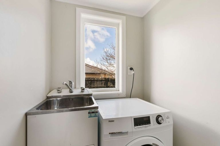 Photo of property in 20 Grove Road, Papakura, 2110