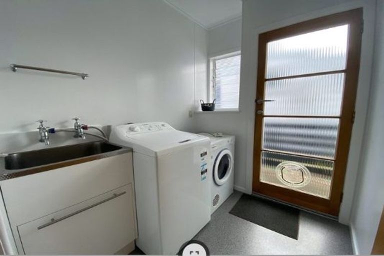 Photo of property in 106 Eversleigh Road, Belmont, Auckland, 0622