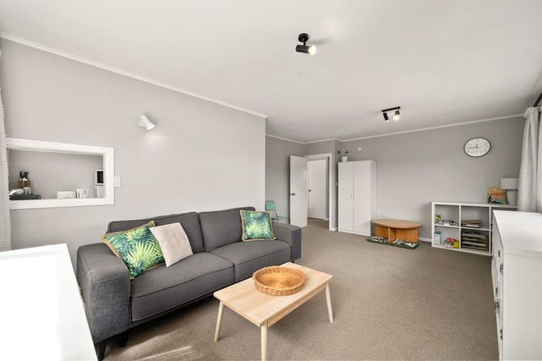 Photo of property in 73a Pembroke Road, Northland, Wellington, 6012