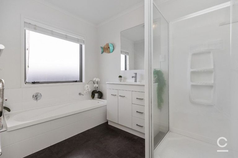 Photo of property in 25 Raiha Street, Papamoa Beach, Papamoa, 3118