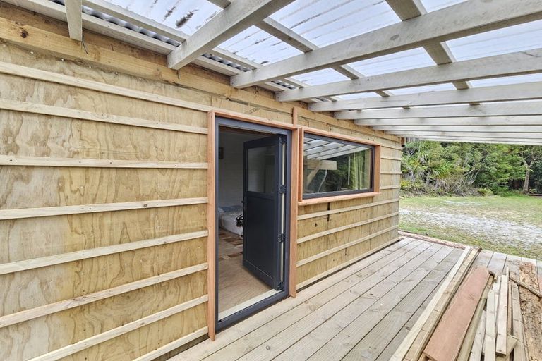 Photo of property in 215 Clifton Road, Kaiata, Greymouth, 7805
