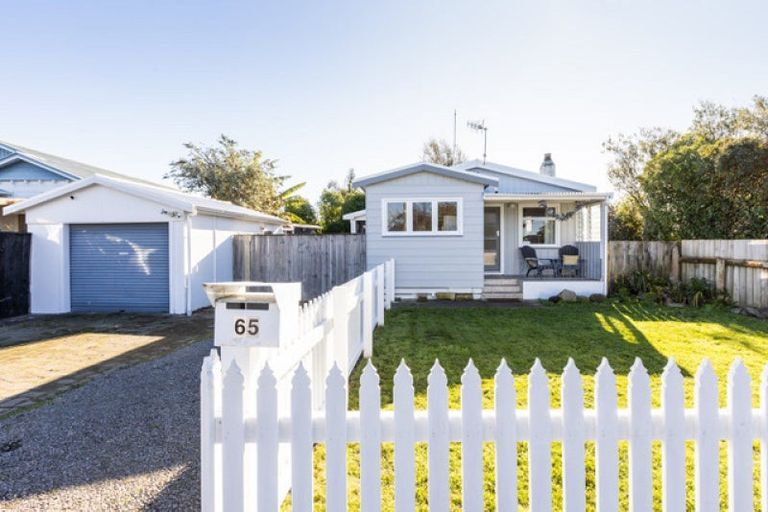 Photo of property in 65 Ferry Road, Clive, 4102