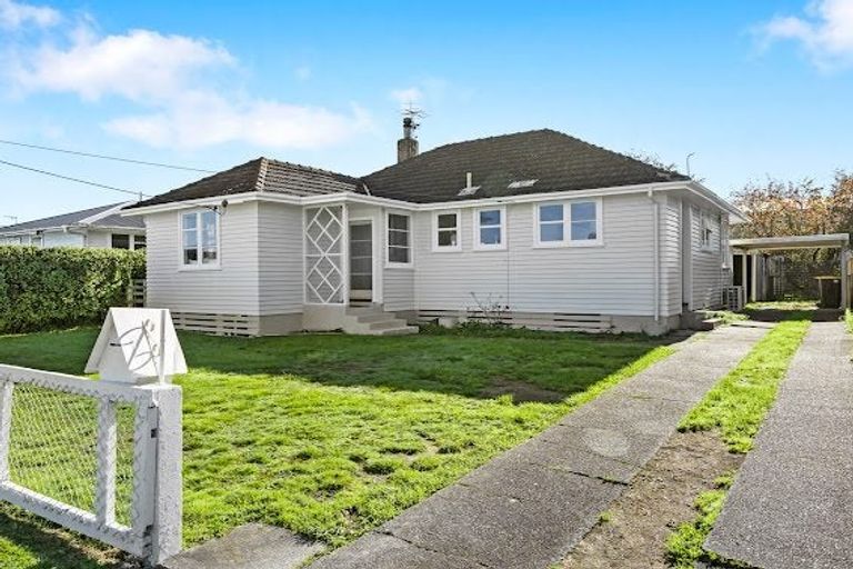 Photo of property in 29 Railway Crescent, Masterton, 5810