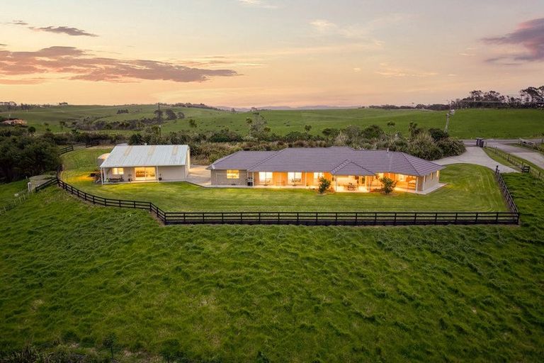 Photo of property in 1518 Old North Road, Helensville, 0875