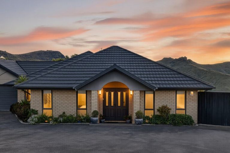 Photo of property in 46 Rockview Place, Mount Pleasant, Christchurch, 8081