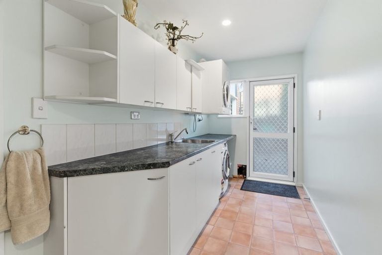 Photo of property in 17 Greystoke Lane, Avonhead, Christchurch, 8042