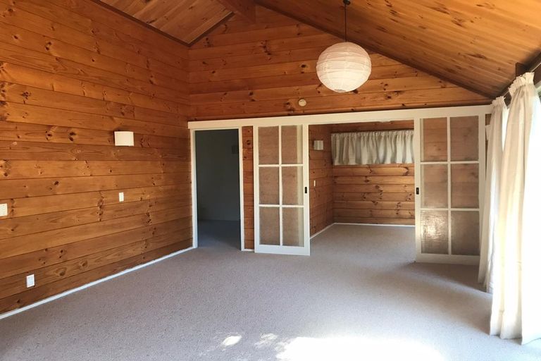 Photo of property in 104 Winara Avenue, Waikanae, 5036