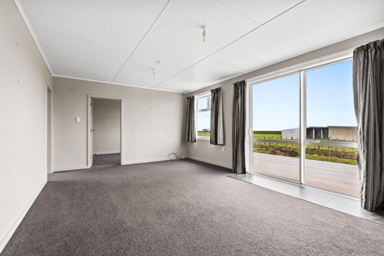 Photo of property in 1502 South Road, Manutahi, Patea, 4598