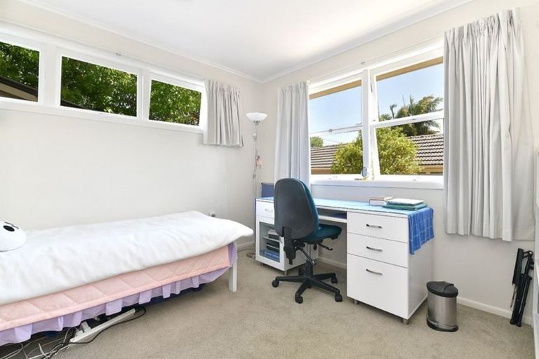 Photo of property in 1/11 Merton Avenue, Glenfield, Auckland, 0627