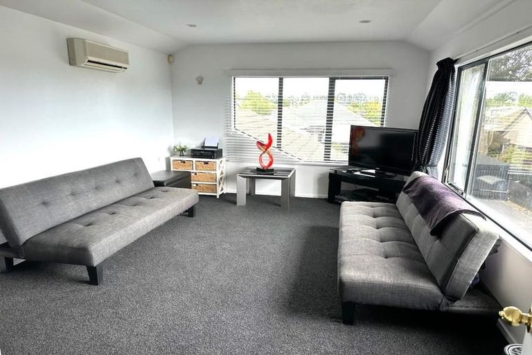 Photo of property in 26a Crofton Road, Harewood, Christchurch, 8051