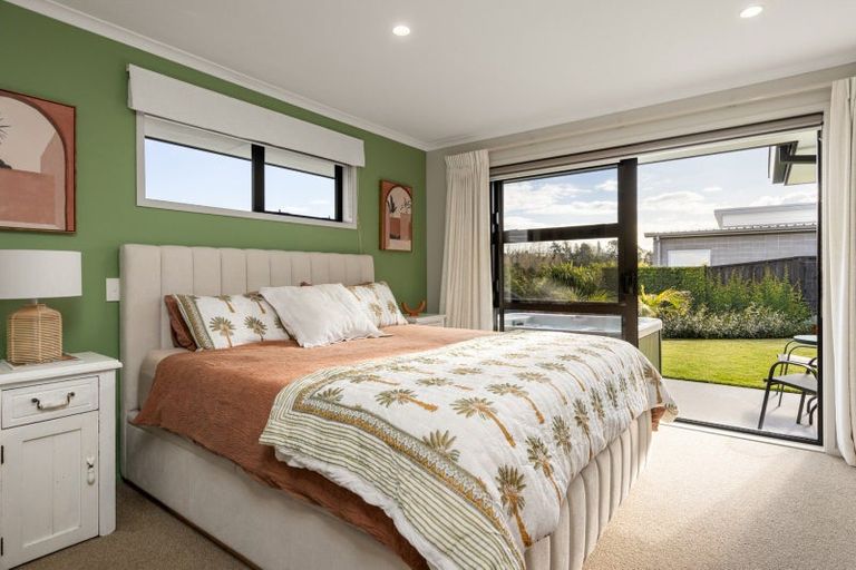 Photo of property in 60 Puhirake Crescent, Pyes Pa, Tauranga, 3112