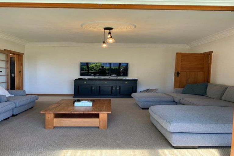 Photo of property in 58 Govett Avenue, Frankleigh Park, New Plymouth, 4310