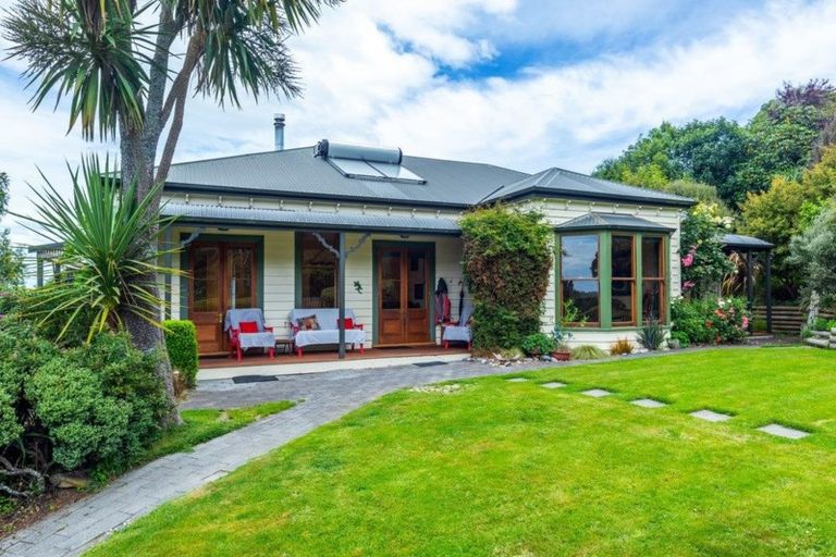 Photo of property in 1 Macdonald Street, Geraldine, 7930