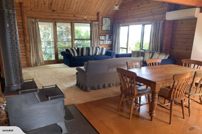 Photo of property in 17 Ivy Terrace, Moana, 7872