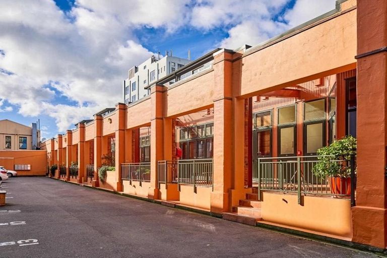 Photo of property in Courtenay Mews Apartments, 19/14 Alpha Street, Te Aro, Wellington, 6011