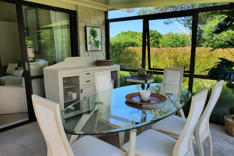 Photo of property in 5 Bellbird Place, Orewa, 0931