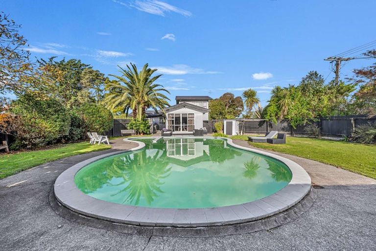 Photo of property in 37 Pitt Street, Clive, 4102