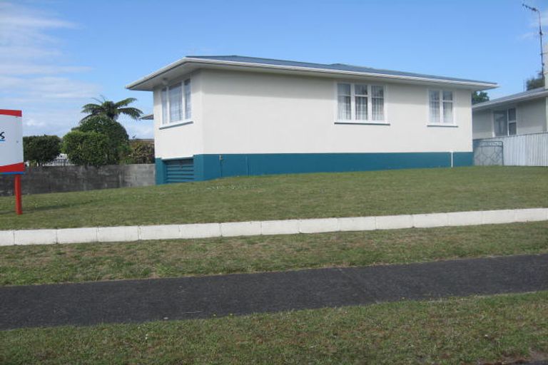Photo of property in 6 Camellia Avenue, Aramoho, Whanganui, 4500